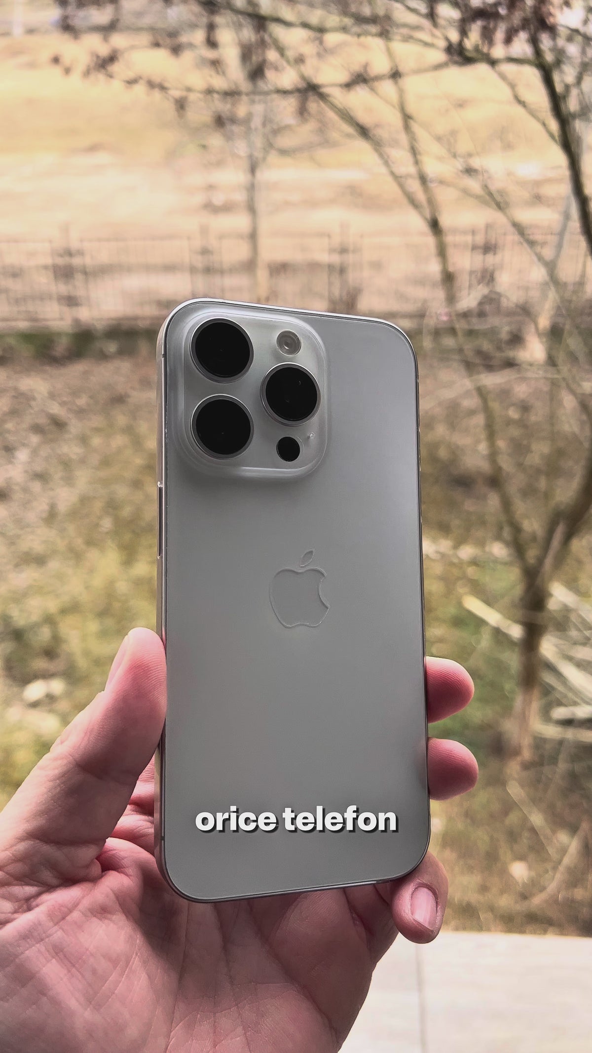 Load video: Skin iPhone - Transparent (flexible protective film)